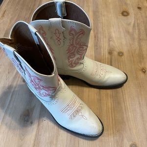 Justin’s youth size 3.5D cowgirl boots